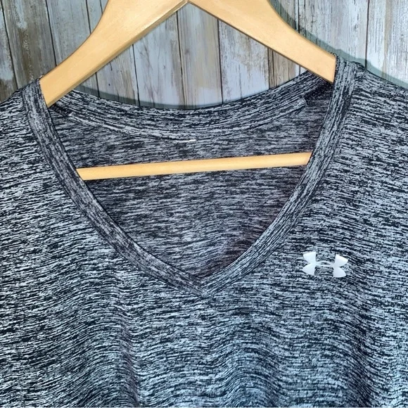 Under Armour Women's Charcoal Heather V-Neck Tee - Picture 5 of 5